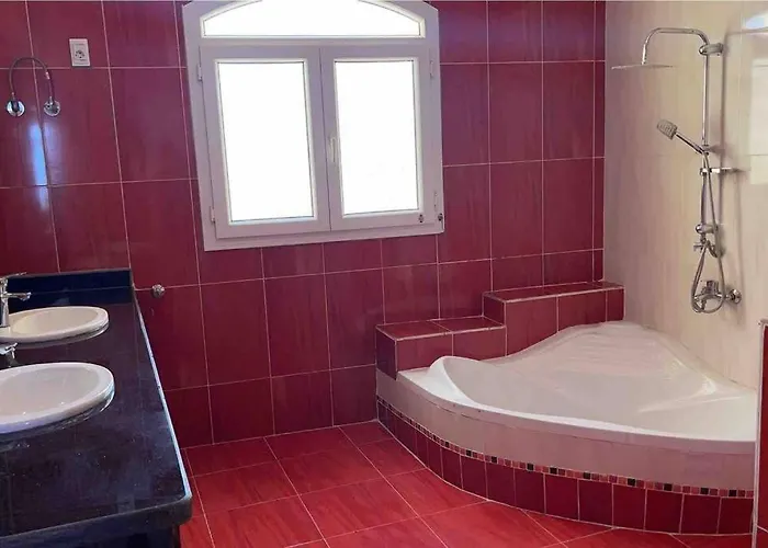 Sunshine Villa *